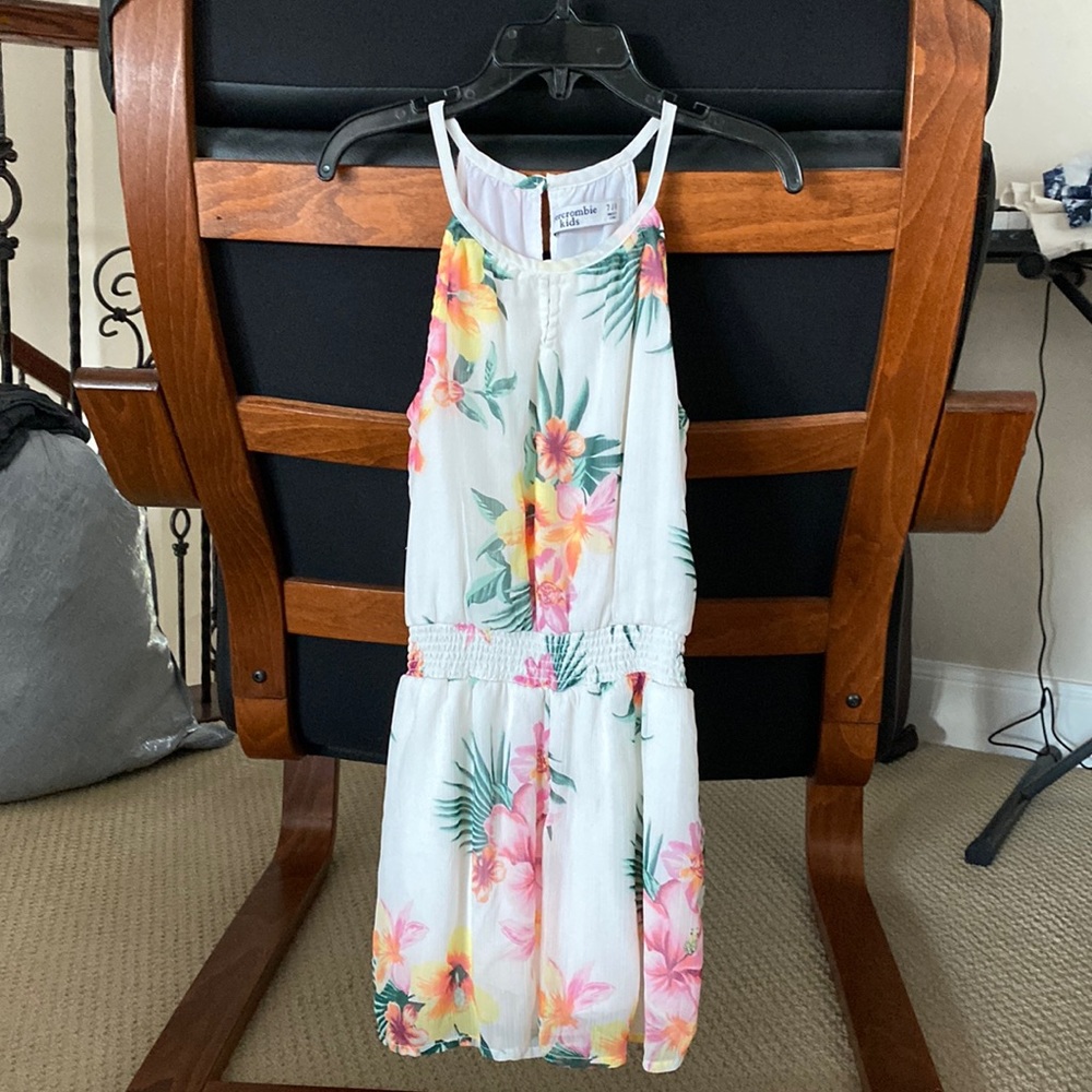 Abercrombie kids Flowy romper Hawaiian print size 7/8